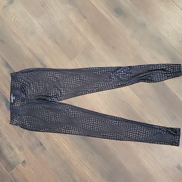 Guess  Jeans 90s. Rockstar snakeskin Print Leggings xs small - Picture 1 of 8
